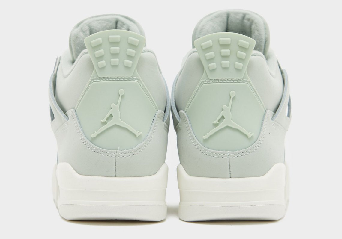 Air Jordan 4 Retro "Seafoam"