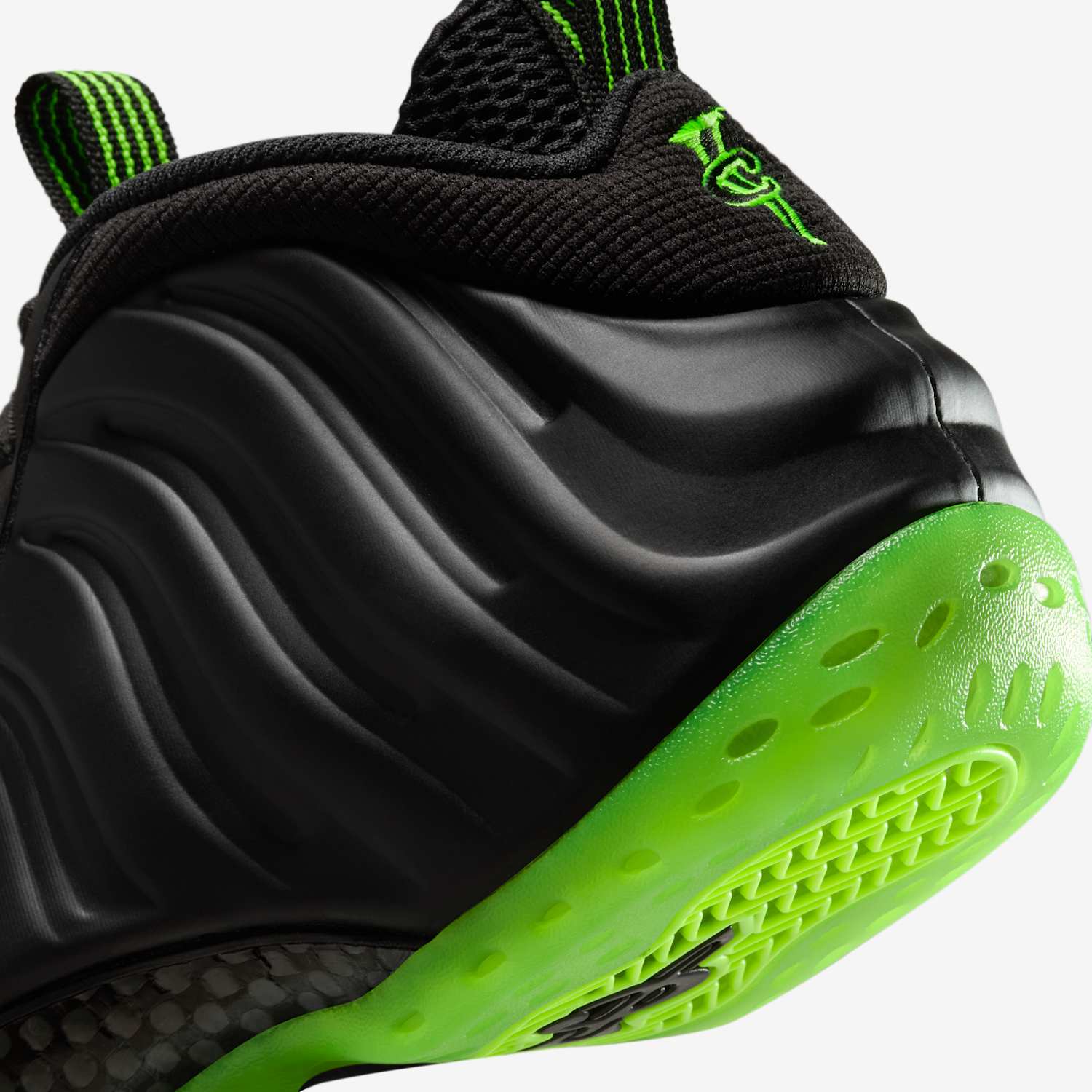 Nike Air Foamposite One "Volt"